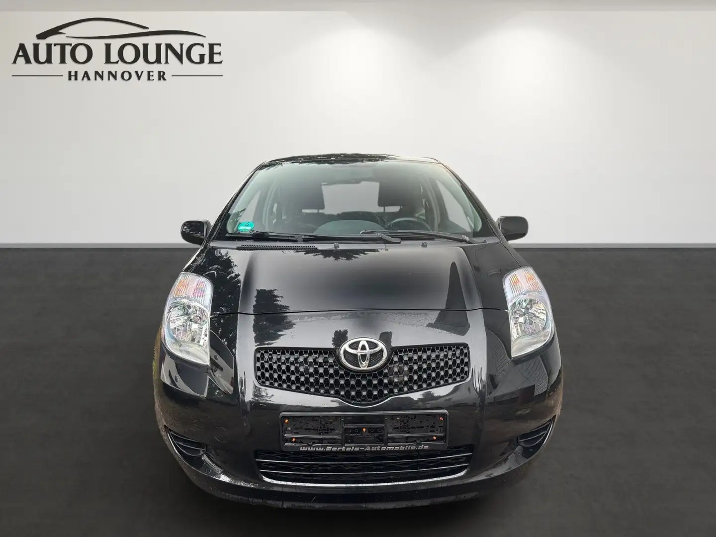 Toyota Yaris 1.0 VVT-i | Luna Sol | Klima | 3-Türer Schwarz - 2