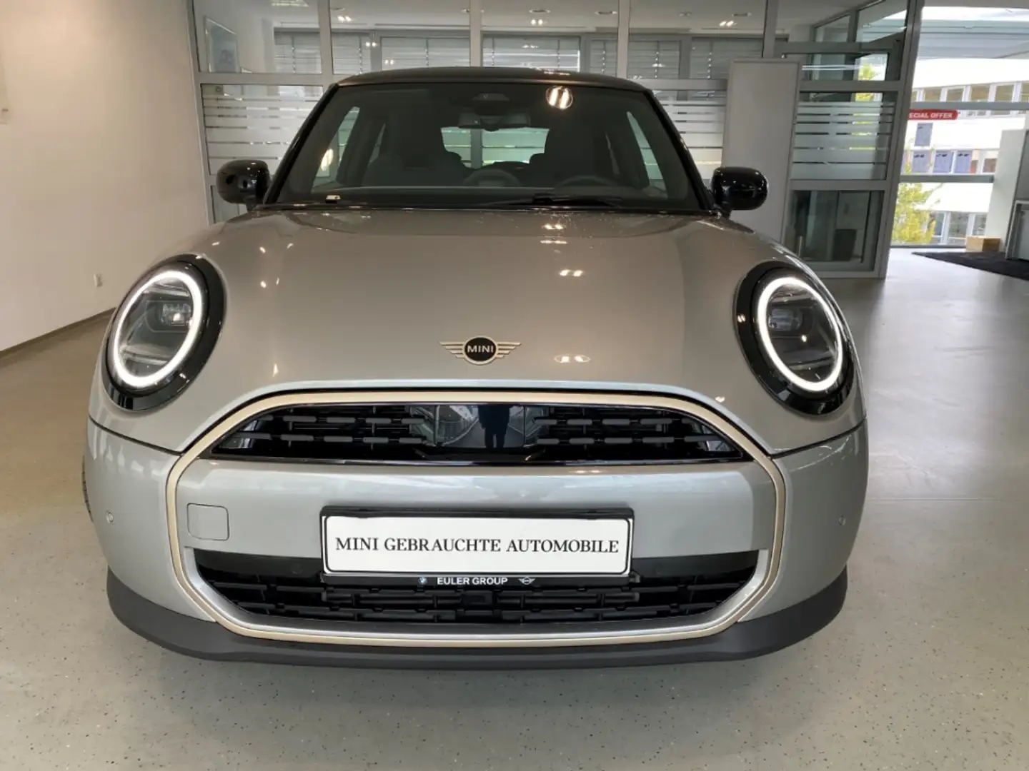 MINI A Favoured 18'' Paket M Pano JCW-Sitze HUD LenkHzg Silber - 2