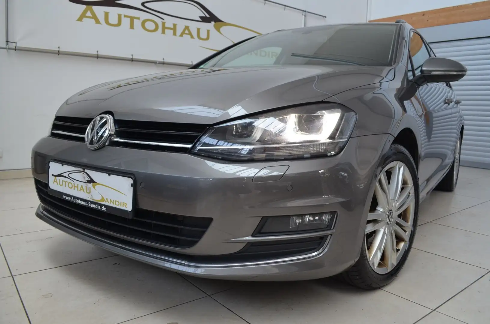 Volkswagen Golf VII Highline 2.0 TDI DSG ~Navi~LED~AHK~CAM Grau - 1