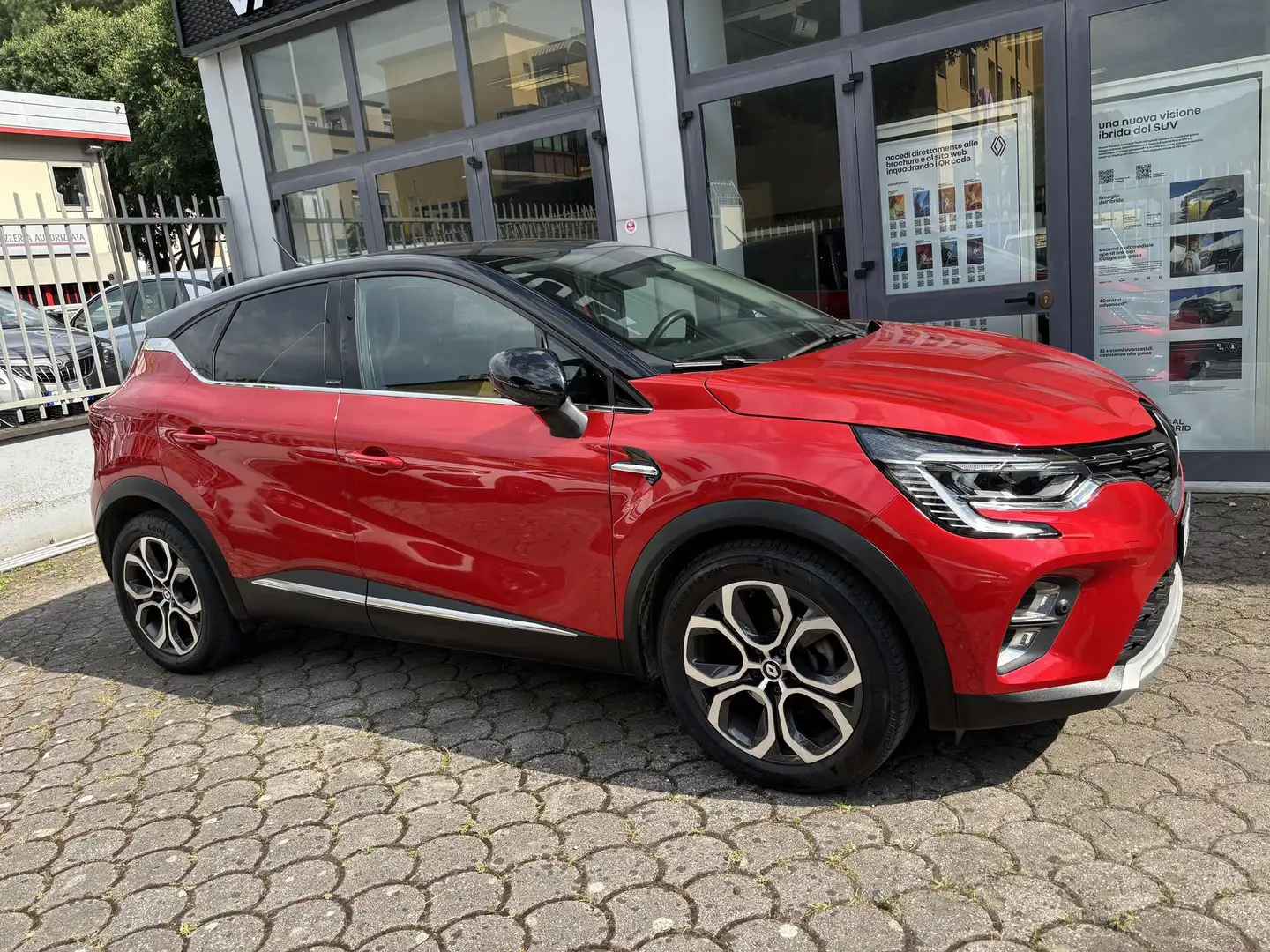Renault Captur Plug-in Hybrid E-Tech 160 CV Intens Rouge - 1