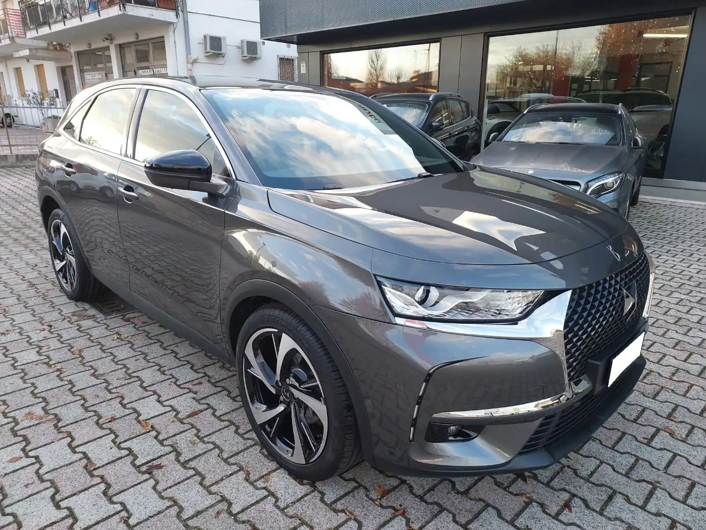 DS Automobiles DS 7 Crossback 2.0 bluehdi Business 180cv auto Scan Suspension Gris - 2