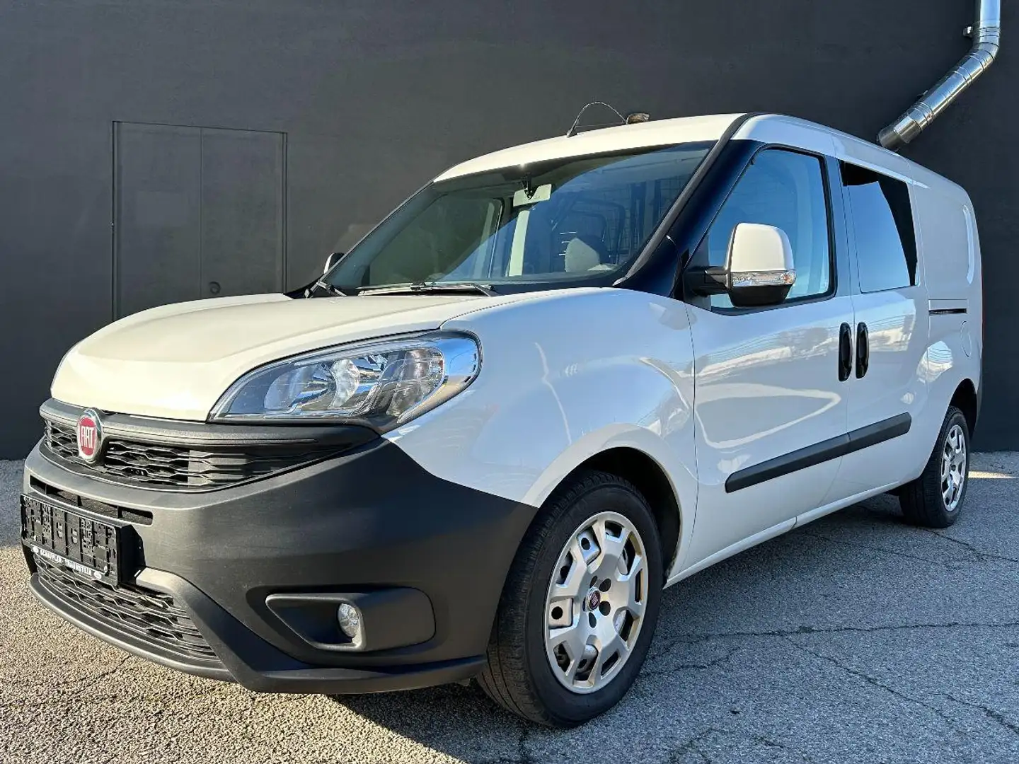 Fiat Doblo Dobl&ograve; 1.6 MJT 120 CV Lounge Maxi Bianco - 2