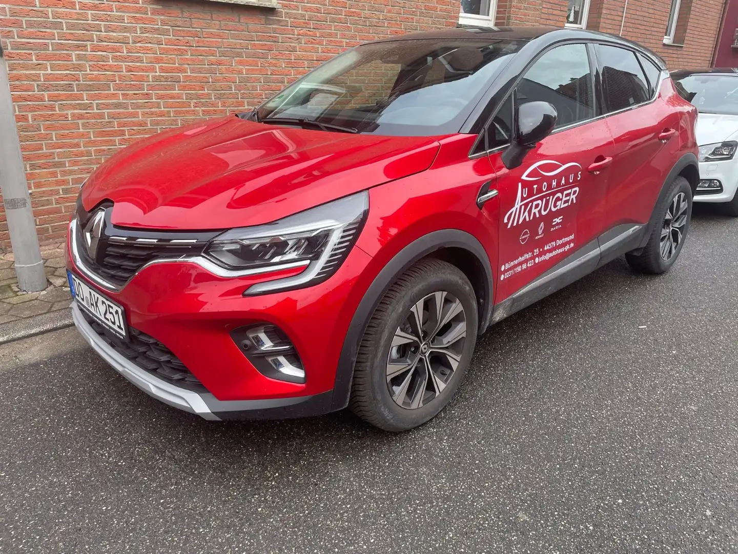 Renault Captur II Techno EDC Automatik 140PS Zwart - 2