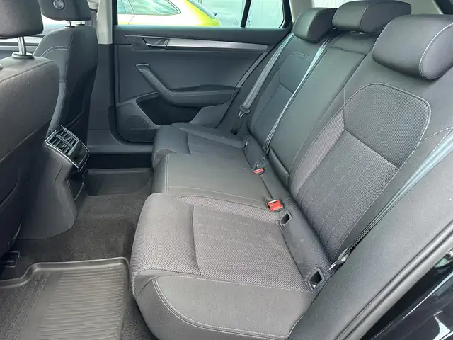 Skoda Superb view 13