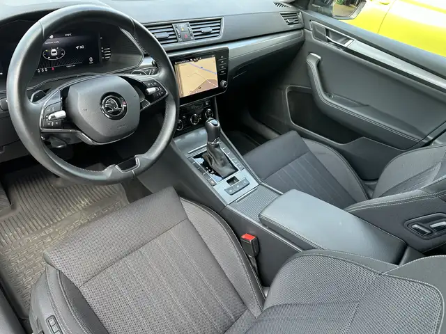 Skoda Superb view 11