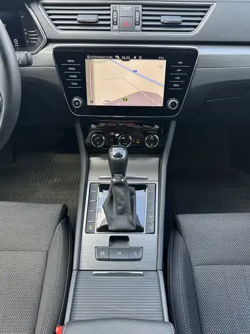 Skoda Superb view 15