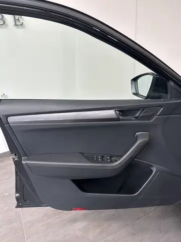 Skoda Superb view 7