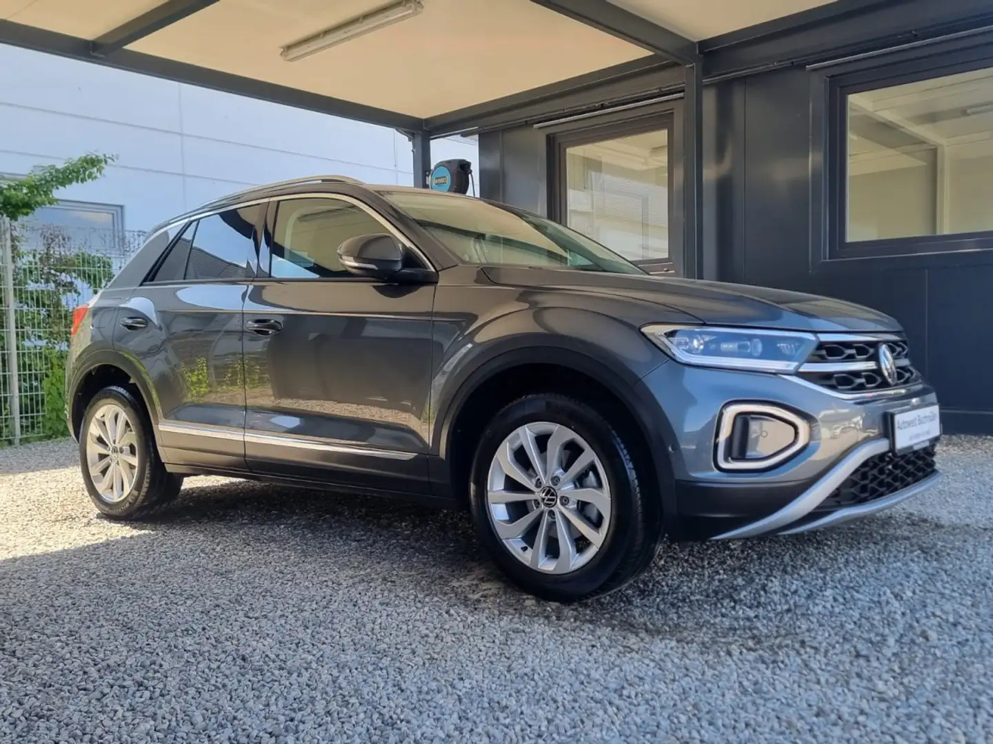 Volkswagen T-Roc 1.5 TSI,LEDER,VIRTUAL,KAMERA,ACC,NAVI Klima Navi Grau - 2