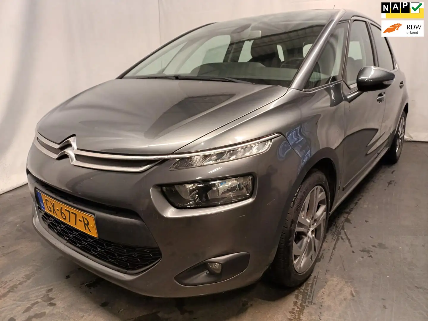 Citroen C4 Picasso 1.2 PureTech Selection - Navi - LM- Velgen - Parke Grijs - 1