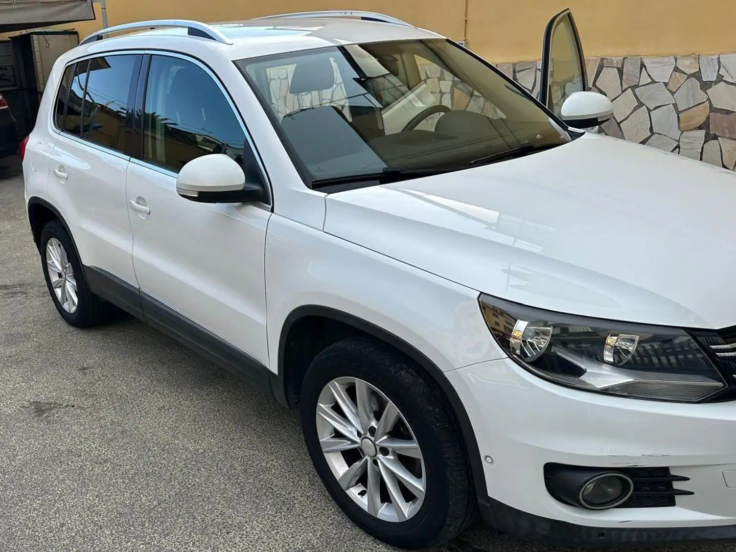 Volkswagen Tiguan 2.0 tdi Sport Wit - 2