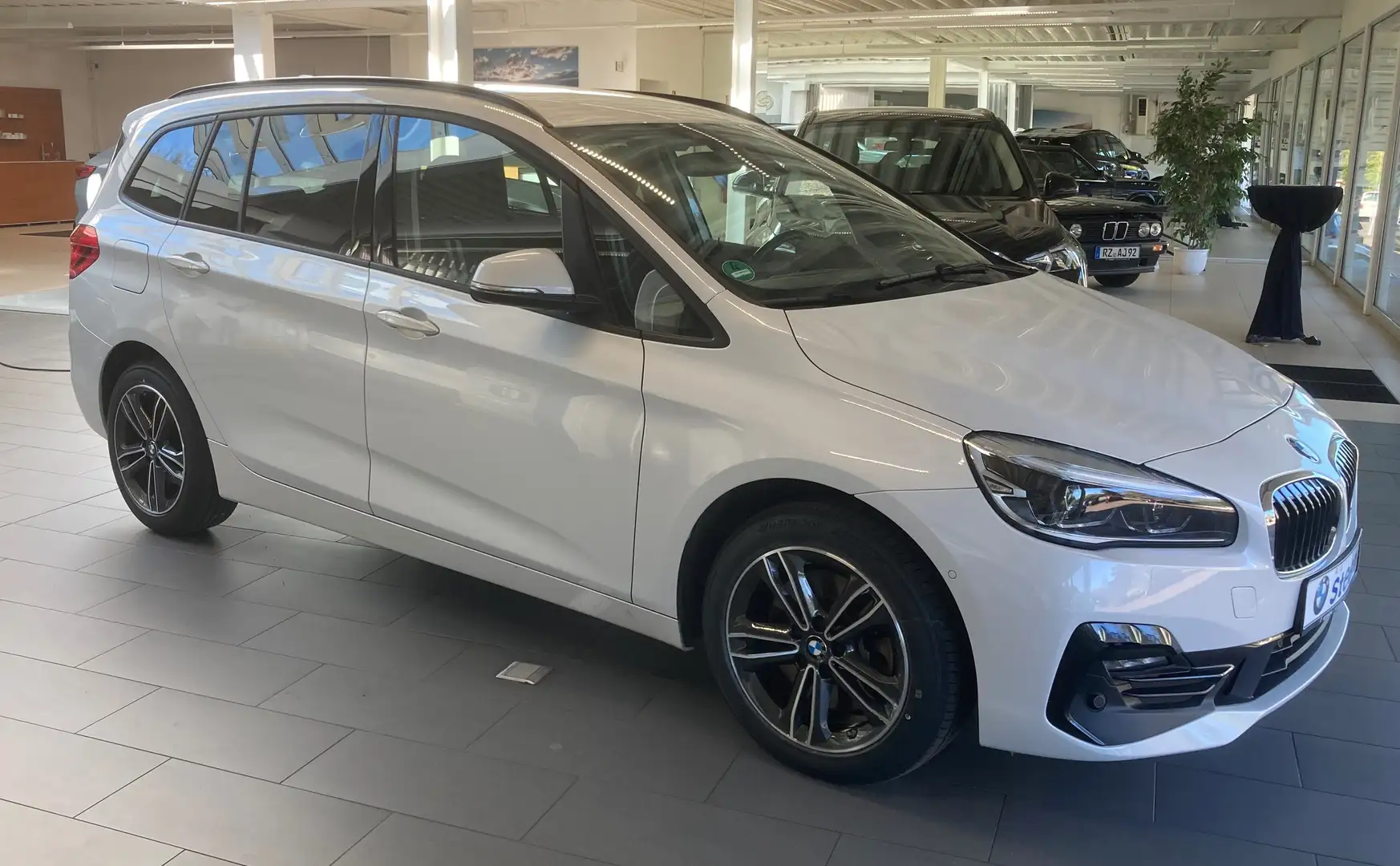BMW 220 220i Gran Tourer Aut. Sport Line - 2
