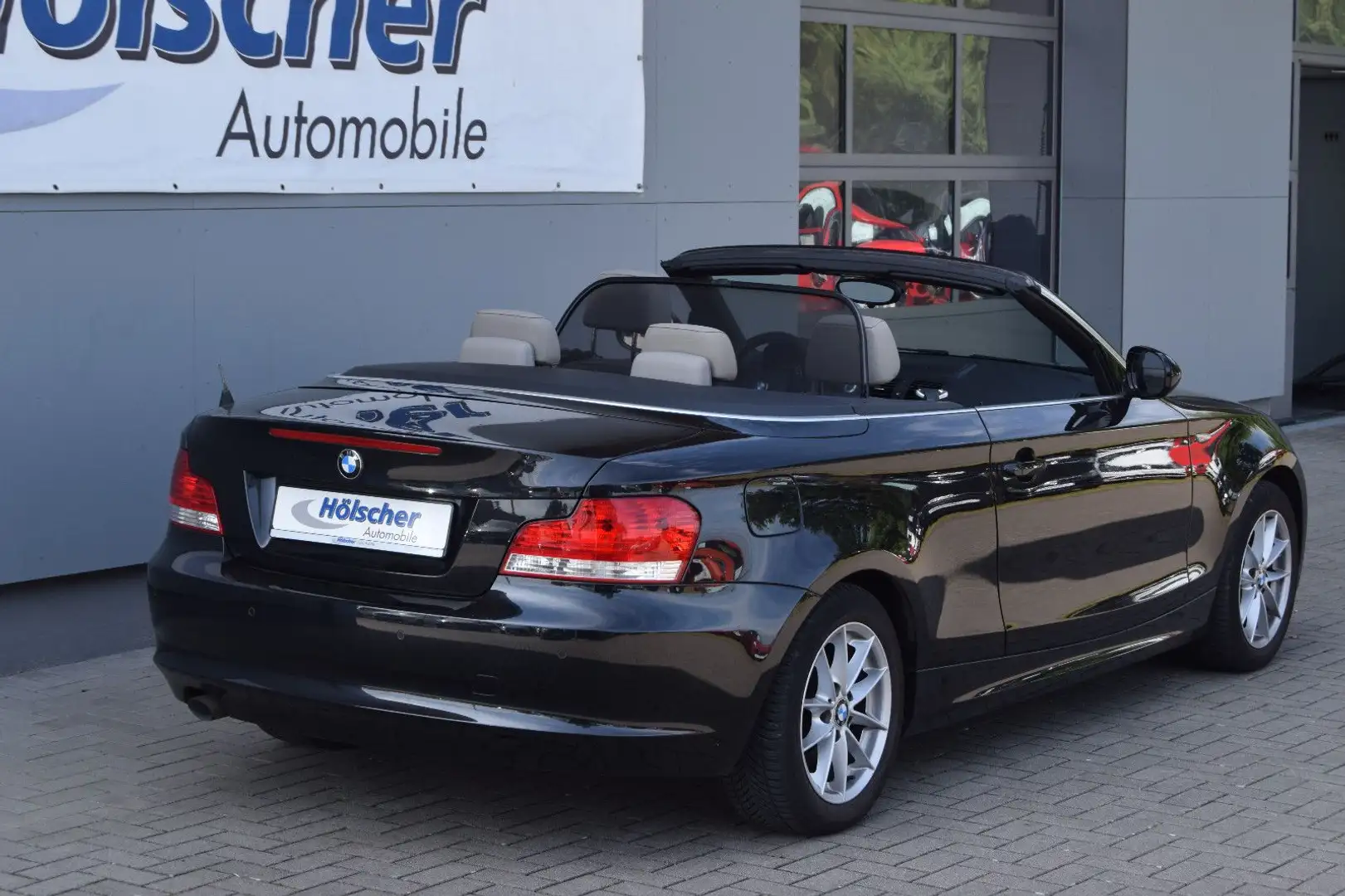 BMW 118 d Cab,Leder,Sitzh,Klimaautom,Parks,Lenkradh, Noir - 2