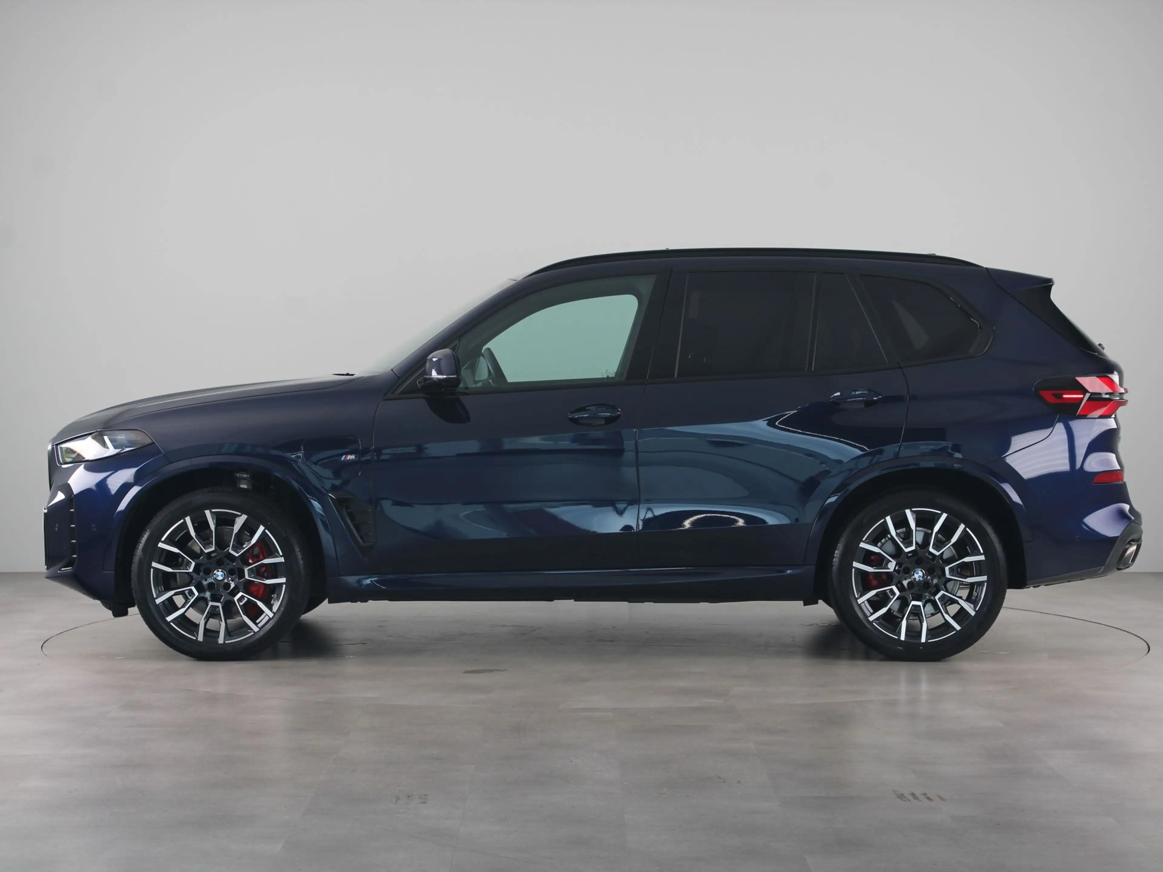BMW X5 xDrive50e — photo 14