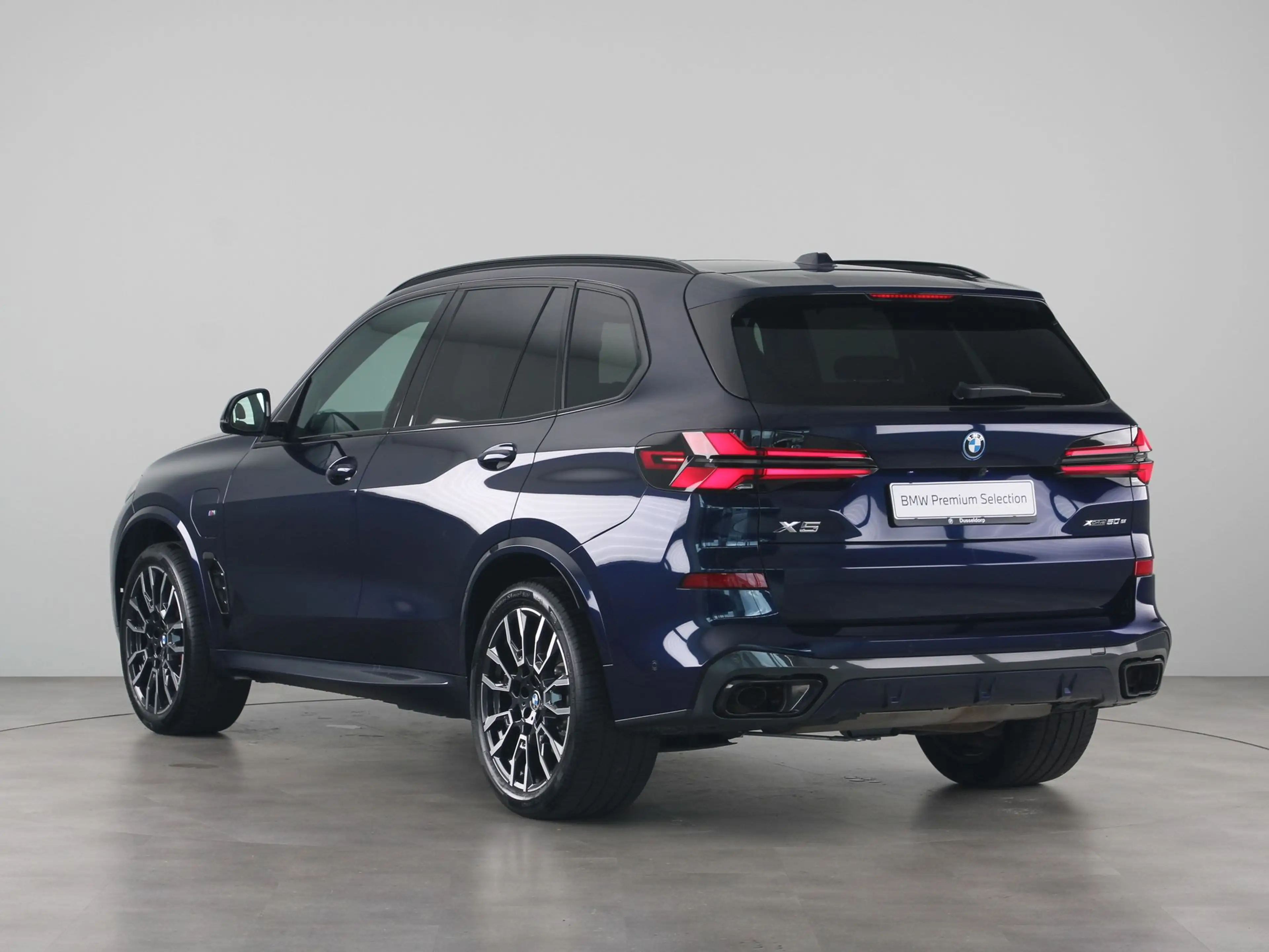 BMW X5 xDrive50e — photo 13