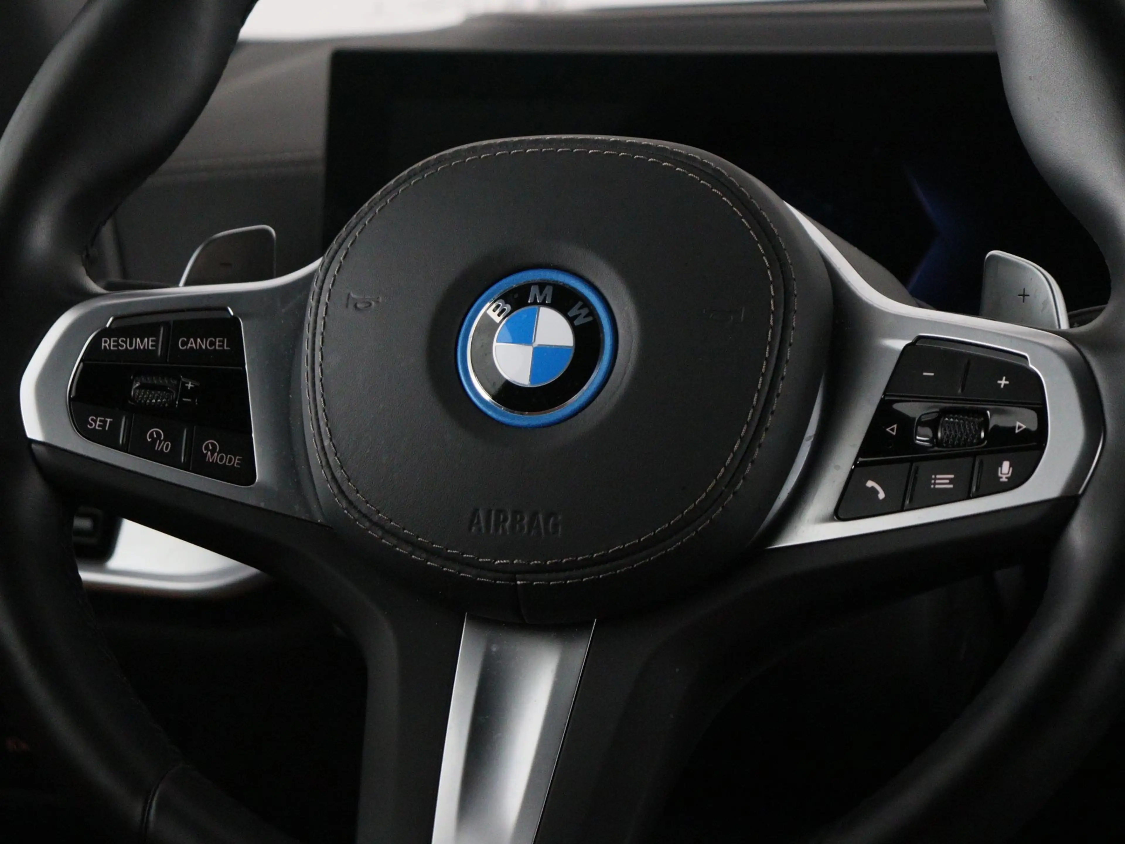 BMW X5 xDrive50e — photo 3