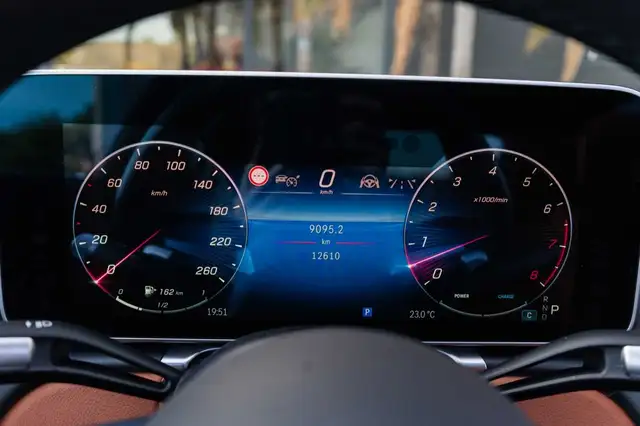 Mercedes-Benz S-Class view 11