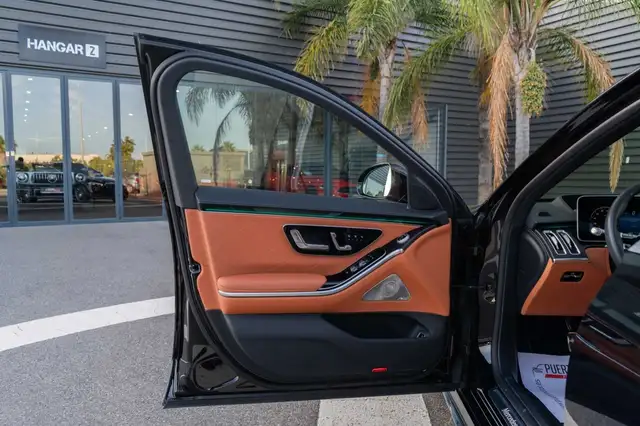 Mercedes-Benz S 500 view 9