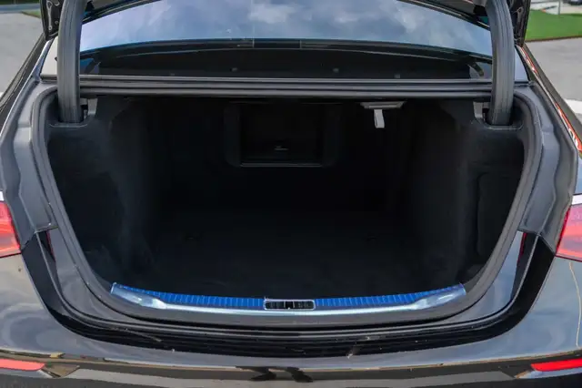 Mercedes-Benz S 500 view 6