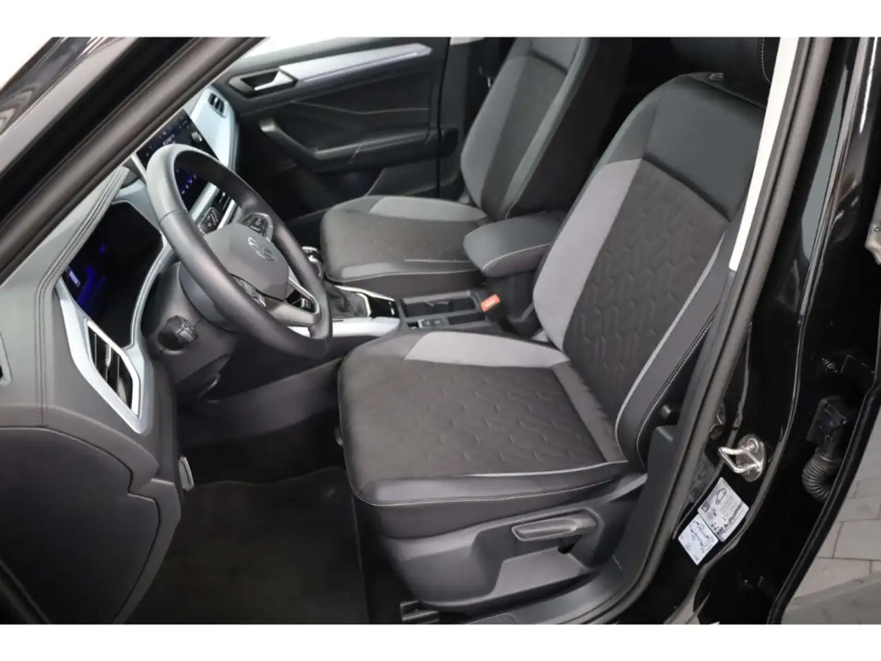 Volkswagen T-Roc 1.0 TSI GOAL 6-Gg. NAV/LED/SH/ACC/Climatr., миниатюра 7