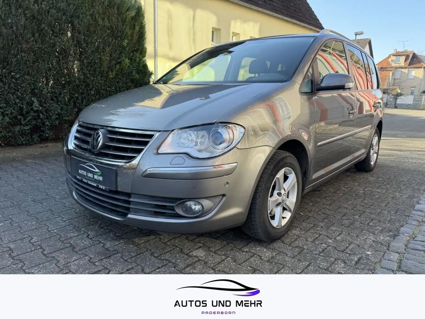 Volkswagen Touran Highline Klima Xenon Navi Einparkhilfe Grau - 1