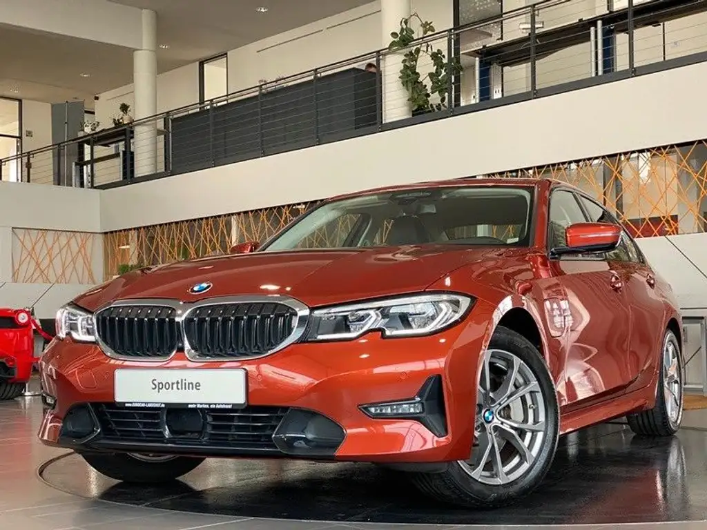 BMW 330