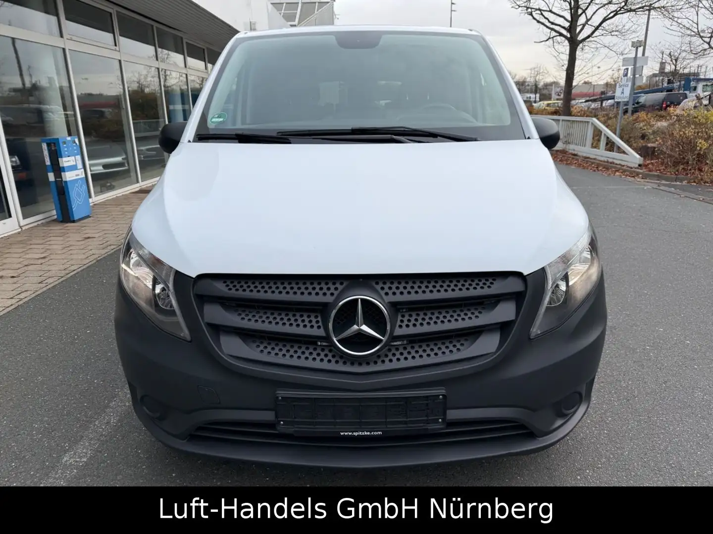 Mercedes-Benz Vito Tourer 116 CDI Pro extralang Automatik Navi Weiß - 2