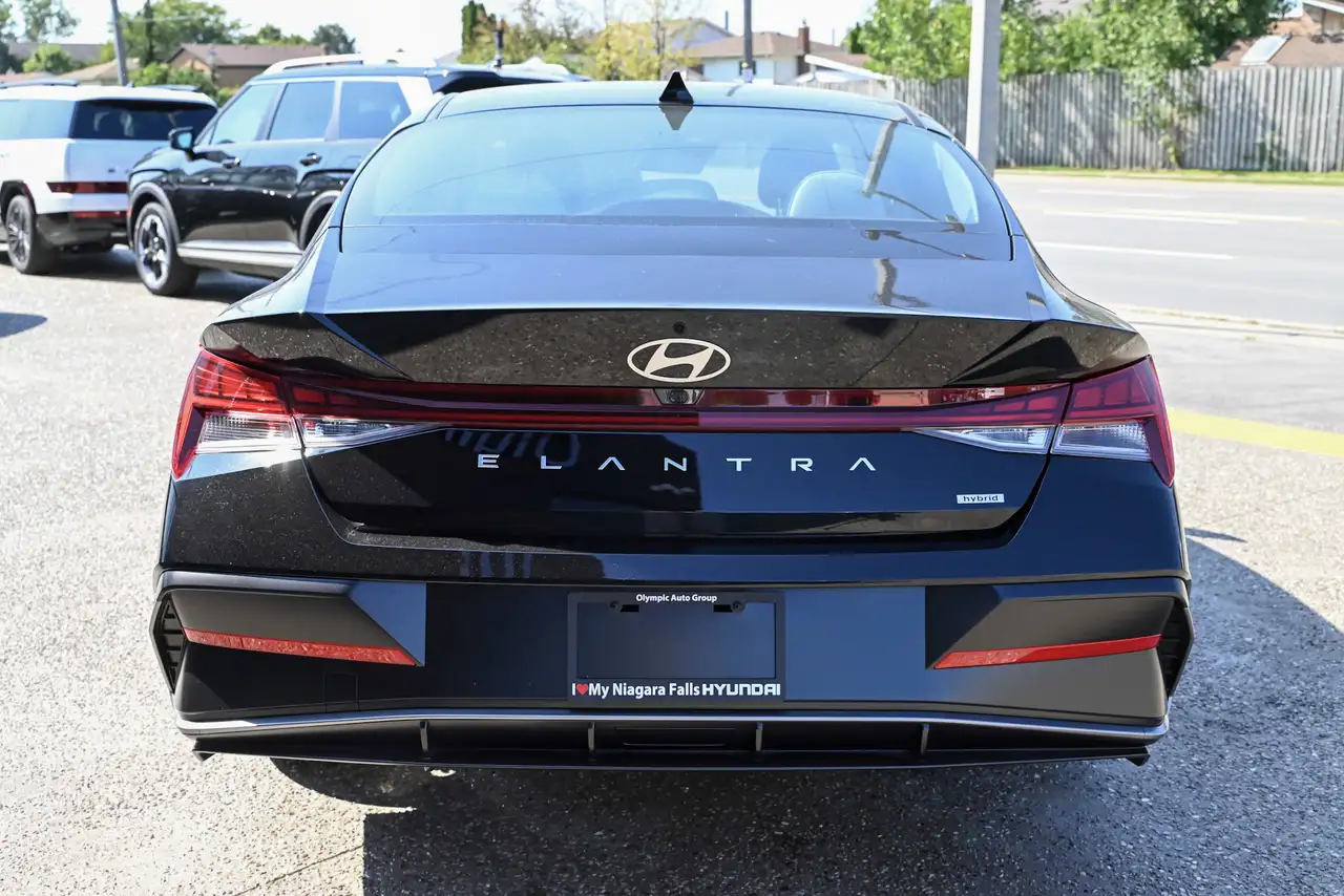 Hyundai ELANTRA снимка Hyundai ELANTRA