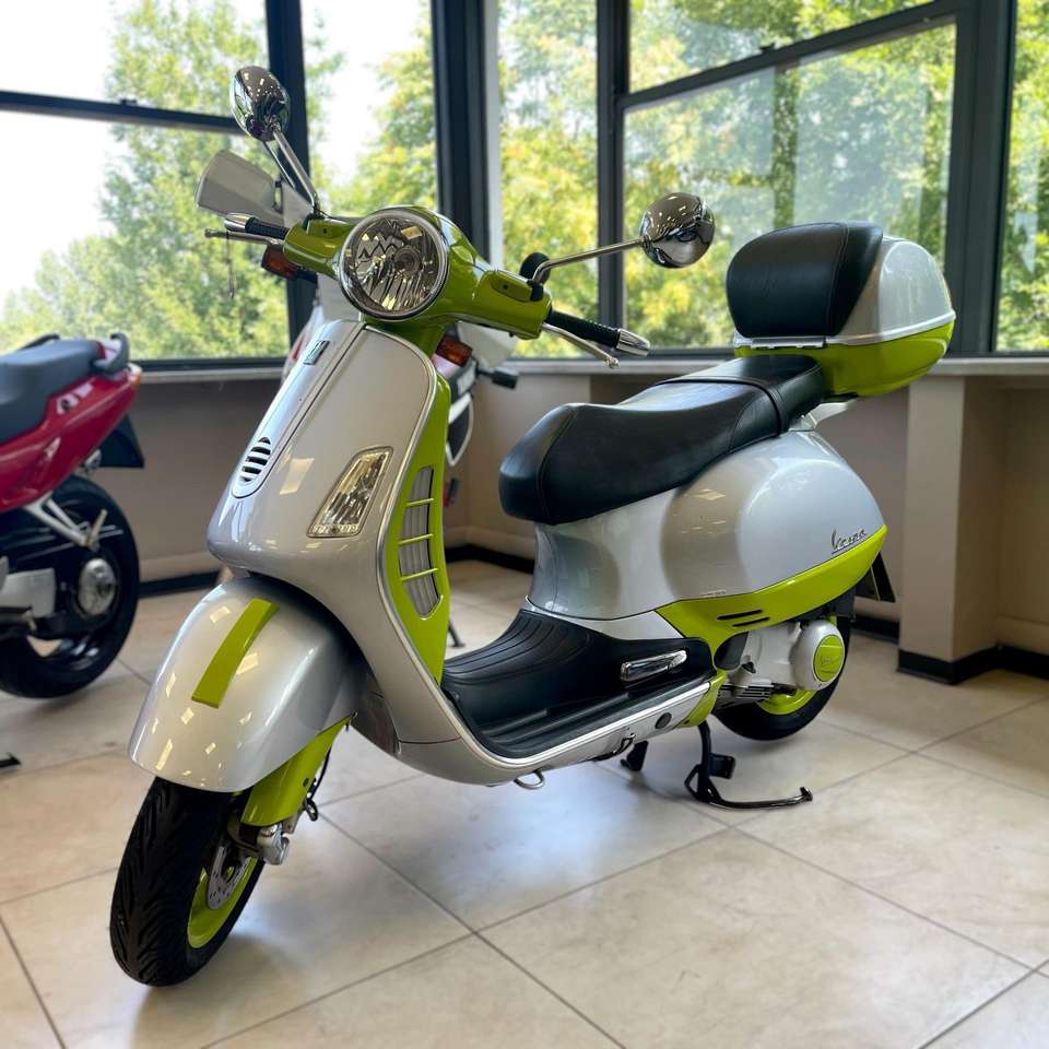 Vespa GT 200
