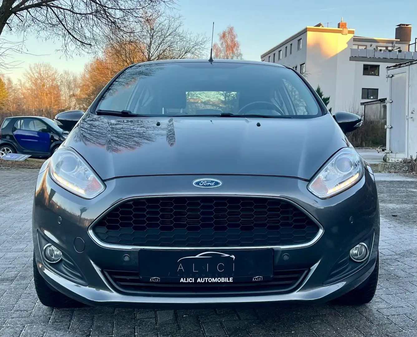 Ford Fiesta Titanium *SHZ* NAV *TOP* Gris - 2
