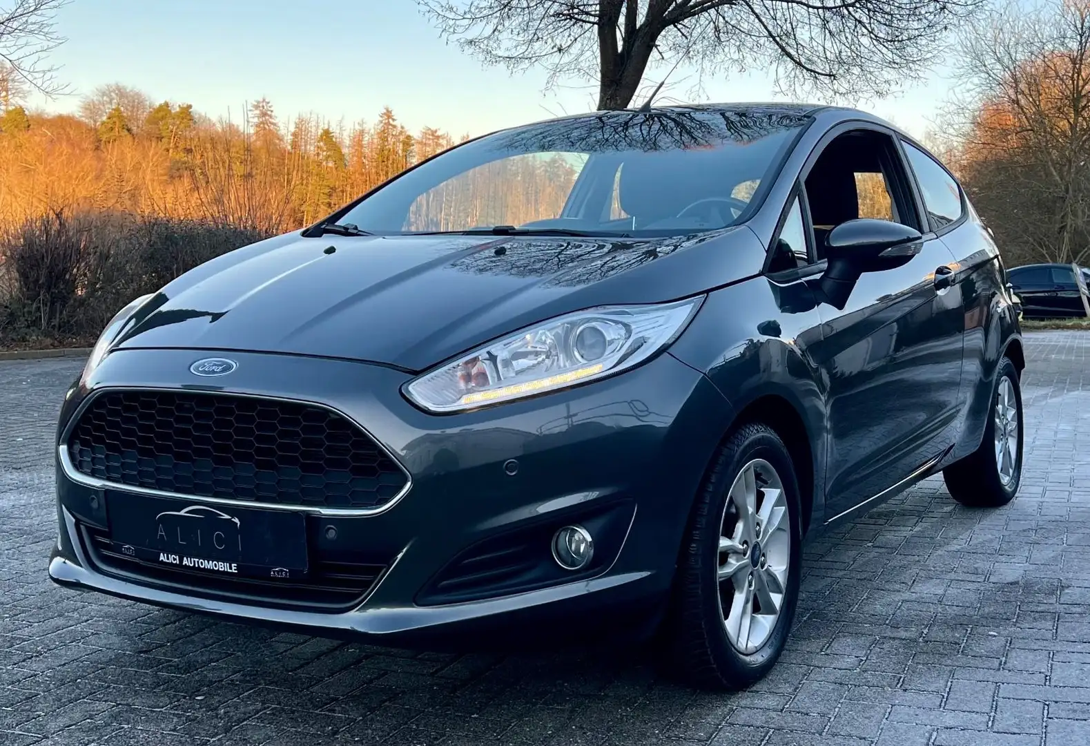 Ford Fiesta Titanium *SHZ* NAV *TOP* Gris - 1