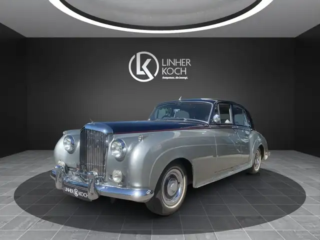 Bentley ''sehr schönes Fahrzeug''
