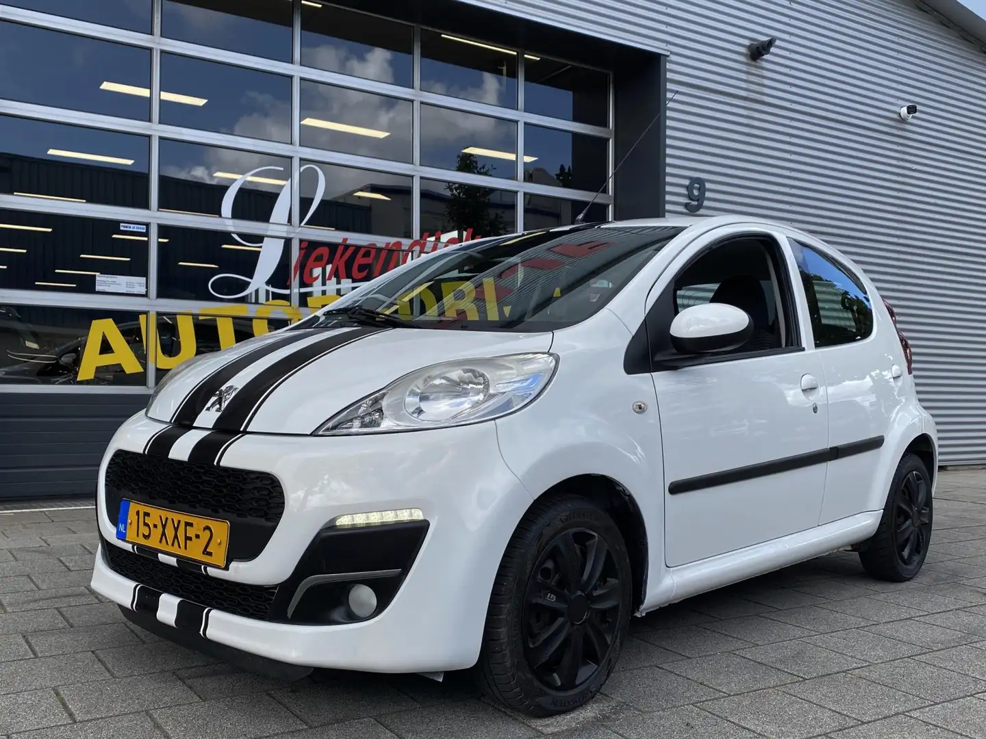 Peugeot 107 1.0 Active Premium Pack - 5Drs I Airco I LED I Com Blanc - 1