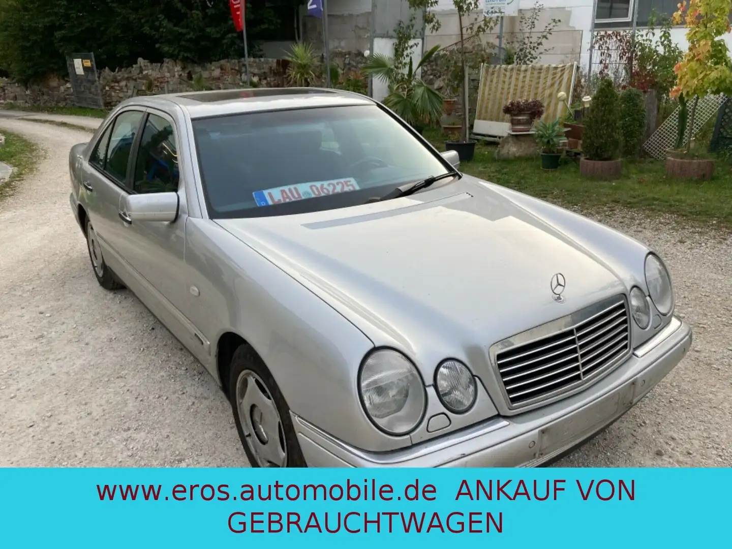 Mercedes-Benz E 200 Argent - 1