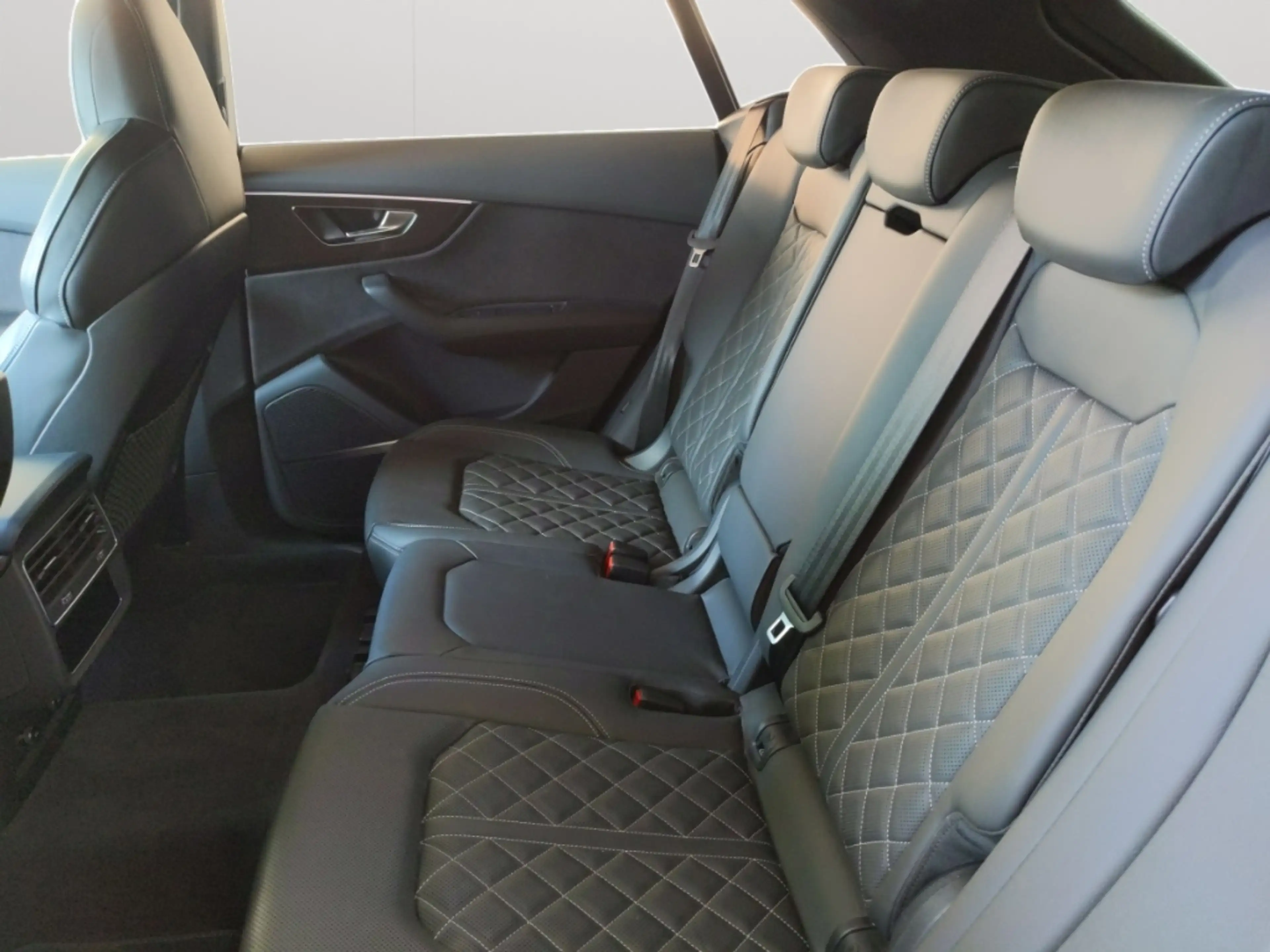 Audi SQ8 TFSI quattro competition plus Matrix AHK STHZ Navi — photo 14
