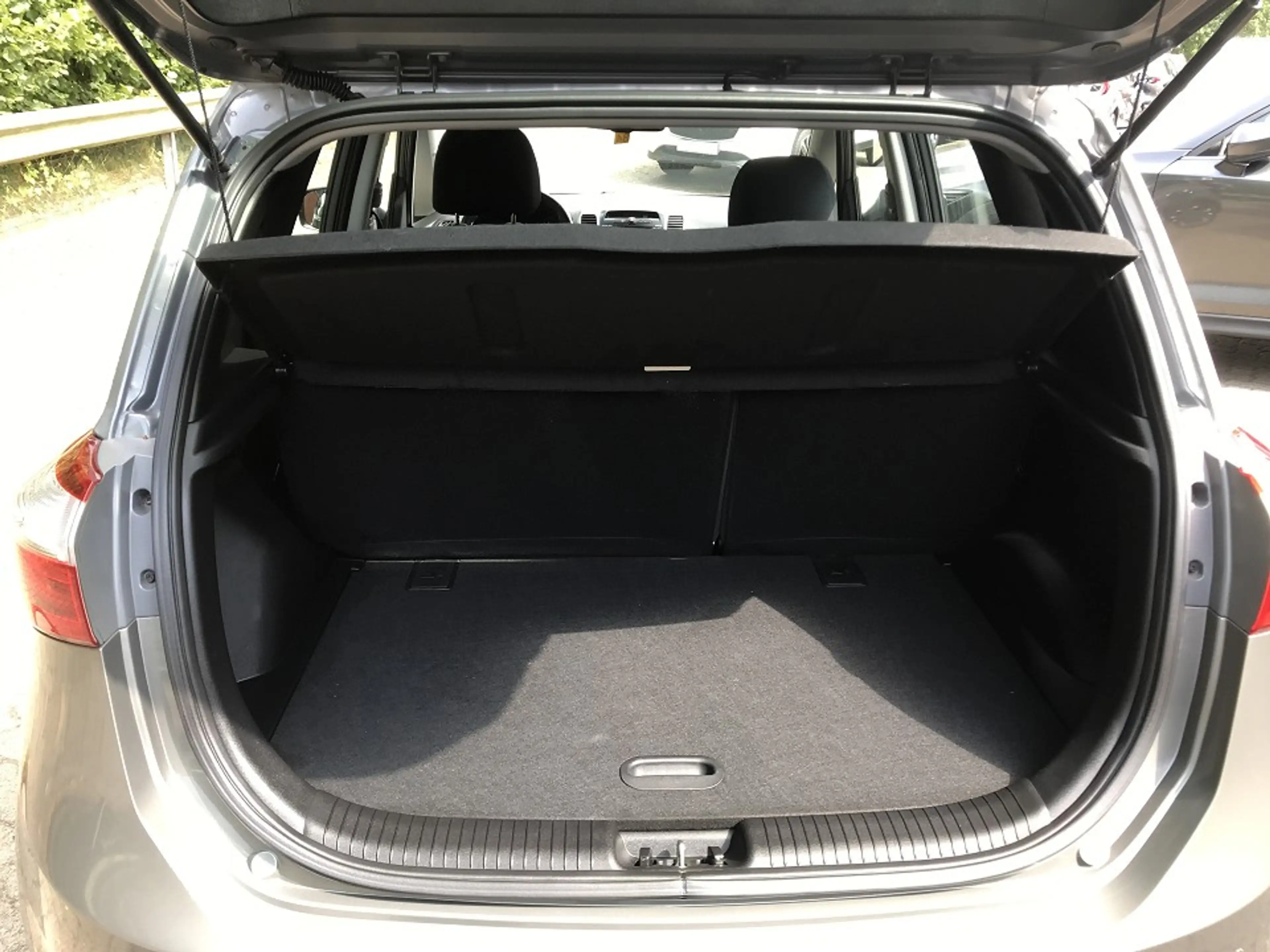 Hyundai iX20 Space Plus Automatik — photo 8