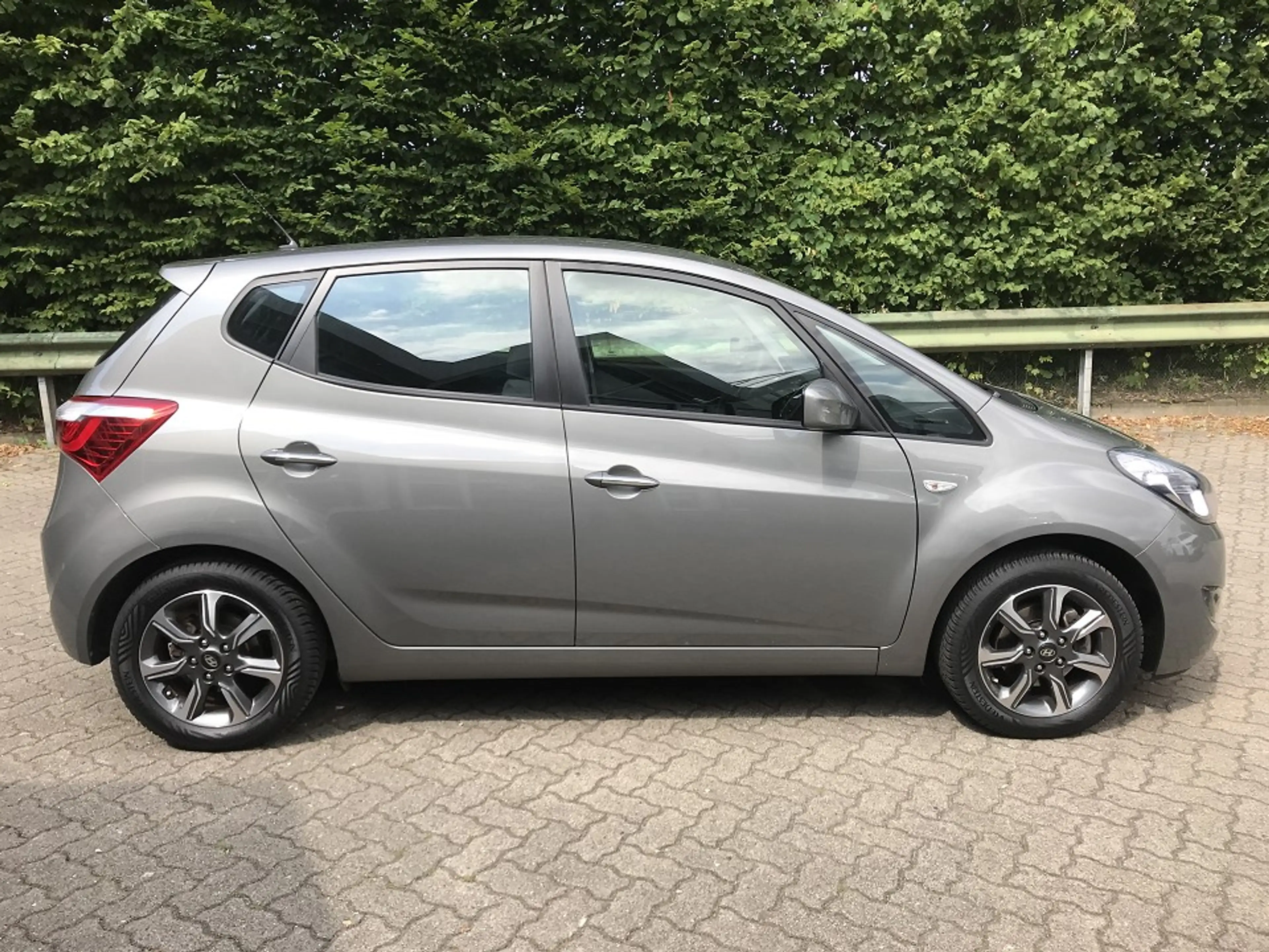 Hyundai iX20 Space Plus Automatik — photo 4