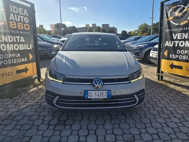 Volkswagen Polo view 2