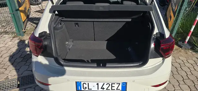 Volkswagen Polo view 7