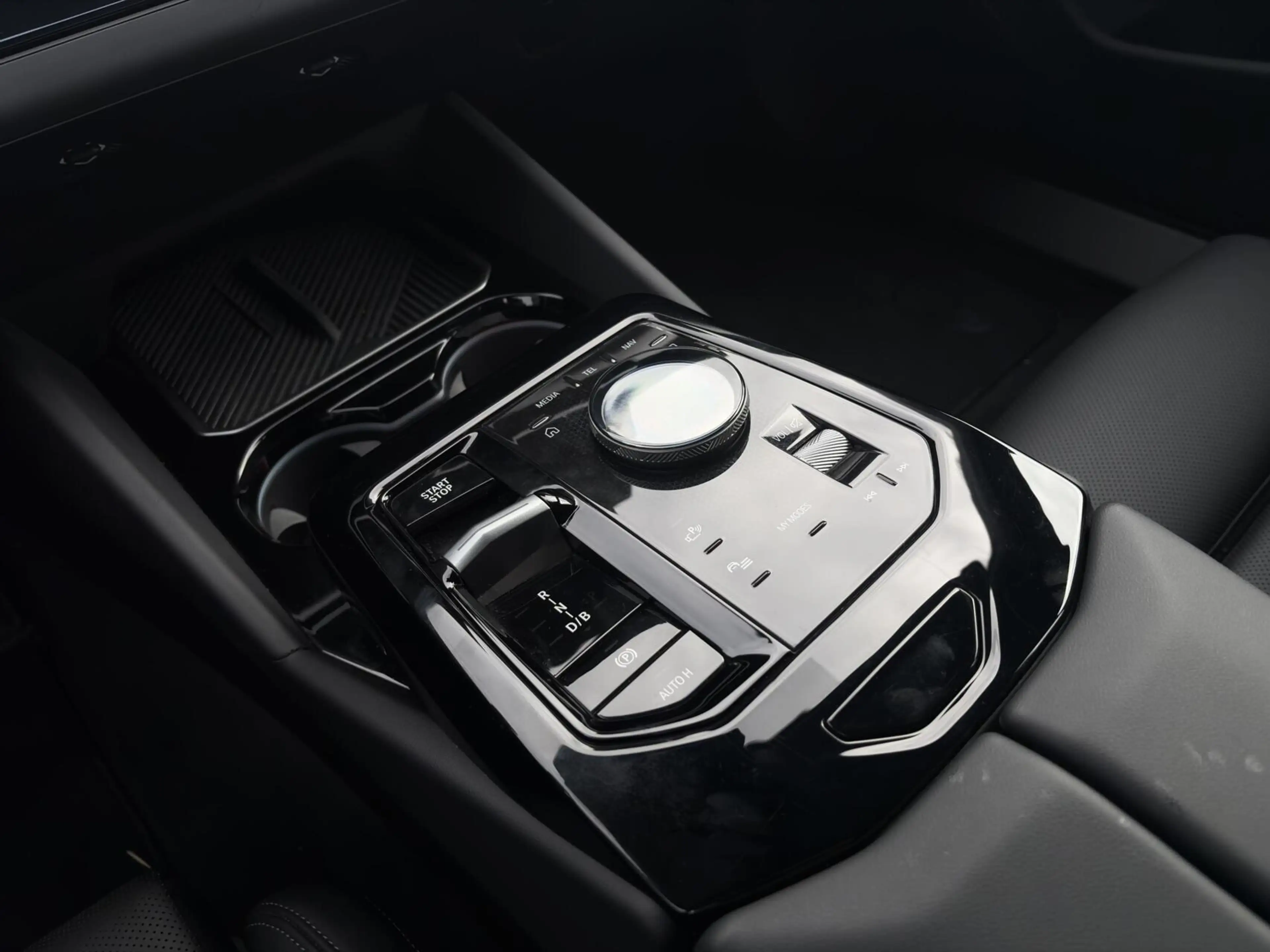BMW i5 Touring eDrive40 84 kWh |H&K|CAM.|LEDER|STOELVERW. — photo 13