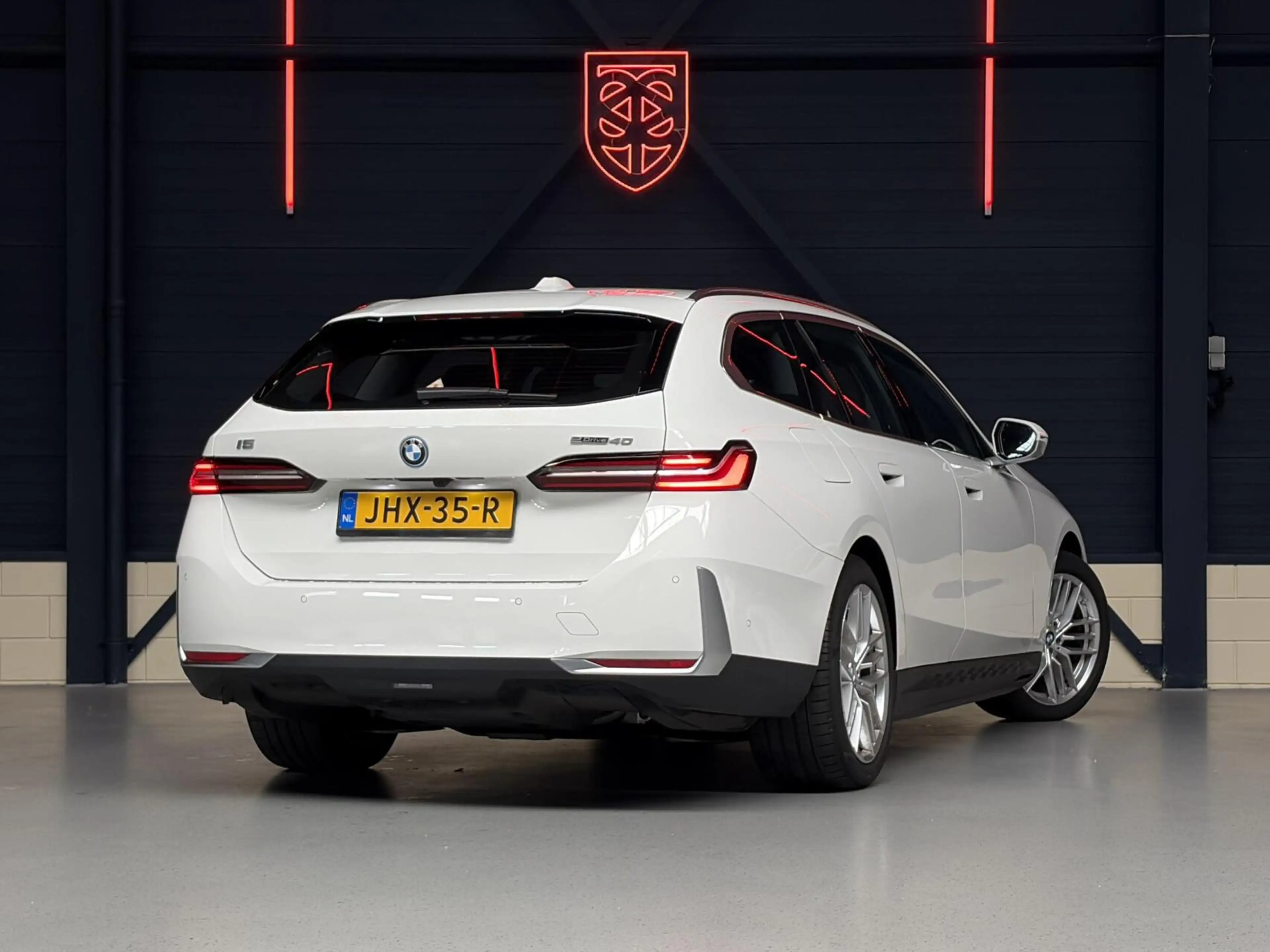 BMW i5 Touring eDrive40 84 kWh |H&K|CAM.|LEDER|STOELVERW. — photo 2