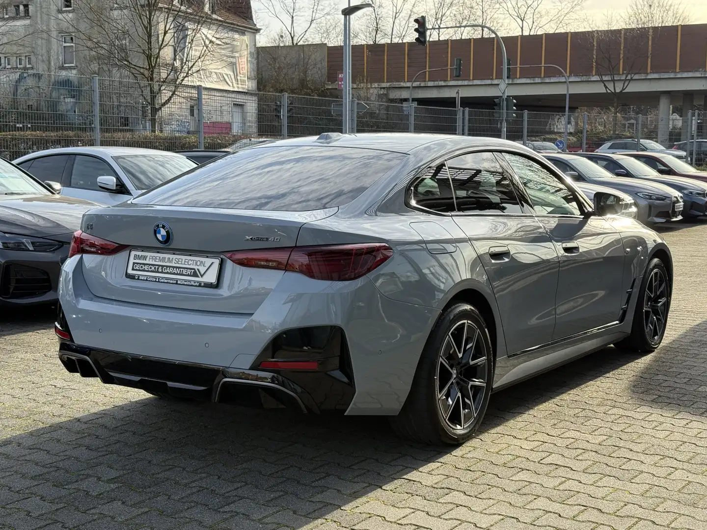 BMW i4 xDrive40 M Sport // Leas.ab EUR582,-inkl. Grau - 2
