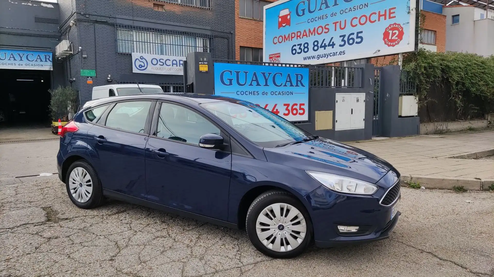 Ford Focus 1.5TDCi Business 120 Blauw - 1