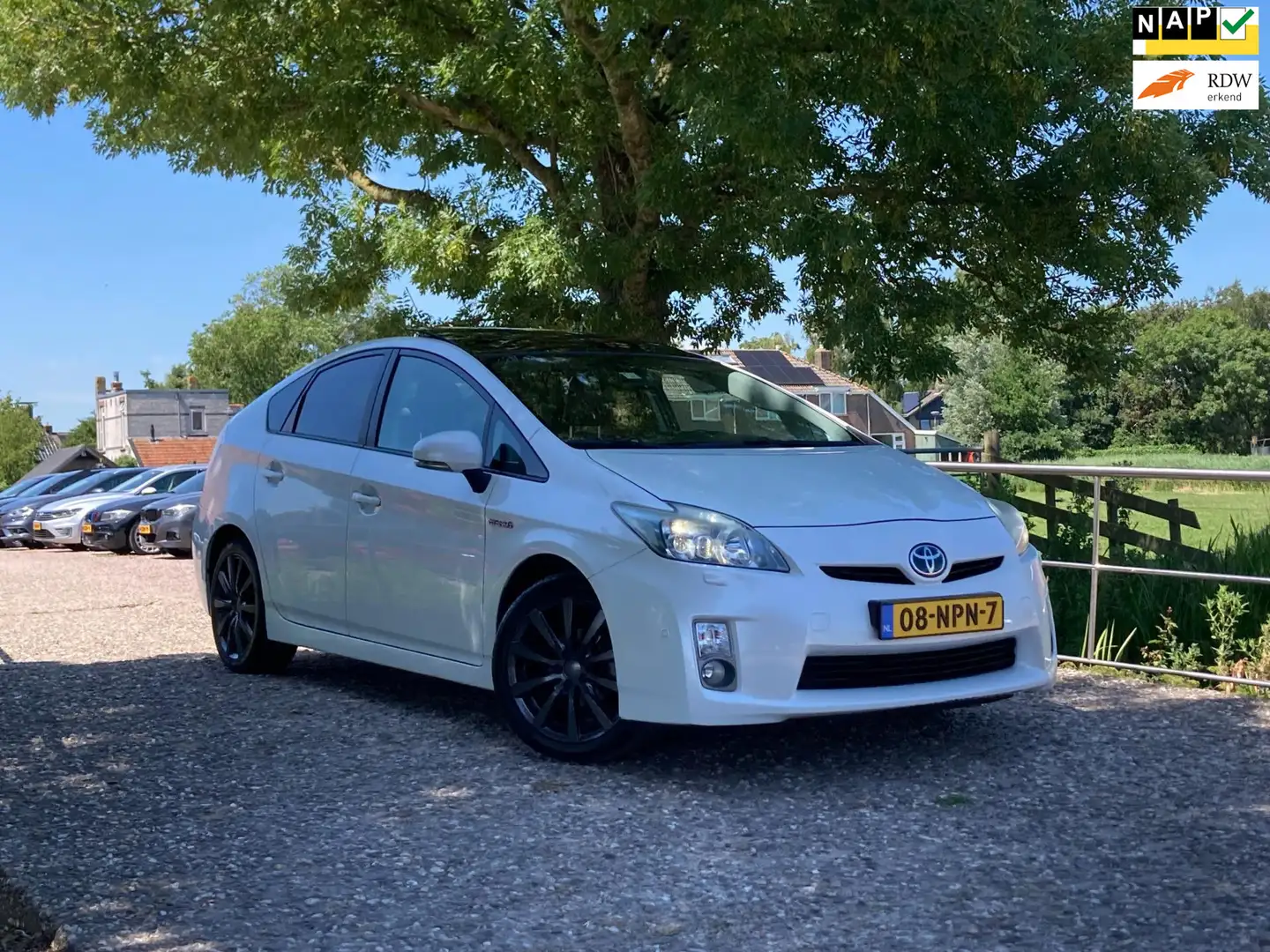 Toyota Prius 1.8 Executive | Solarroof + Schuif/kantel dak + Le Bianco - 1