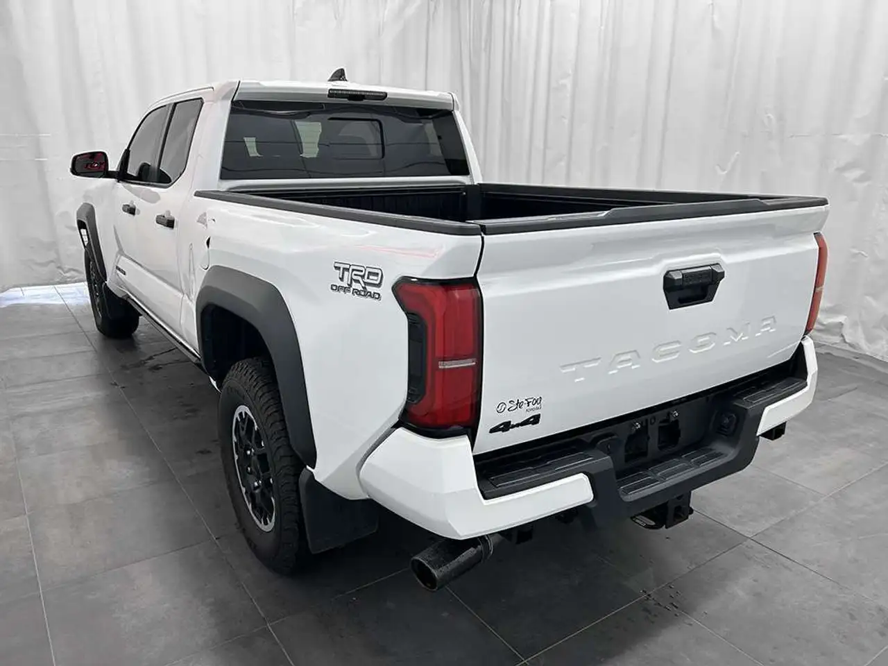 Toyota Tacoma снимка Toyota Tacoma