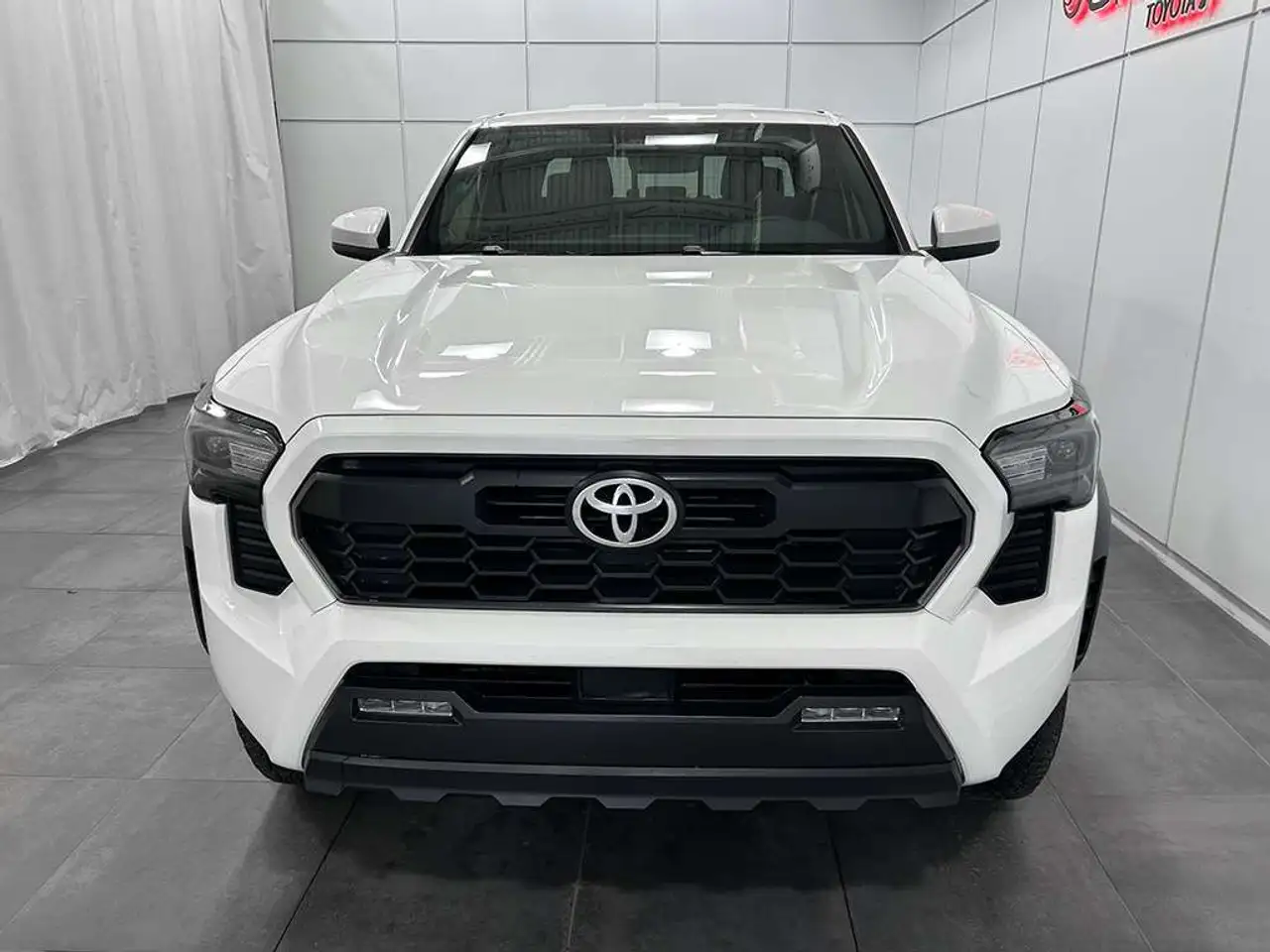 Toyota Tacoma снимка Toyota Tacoma
