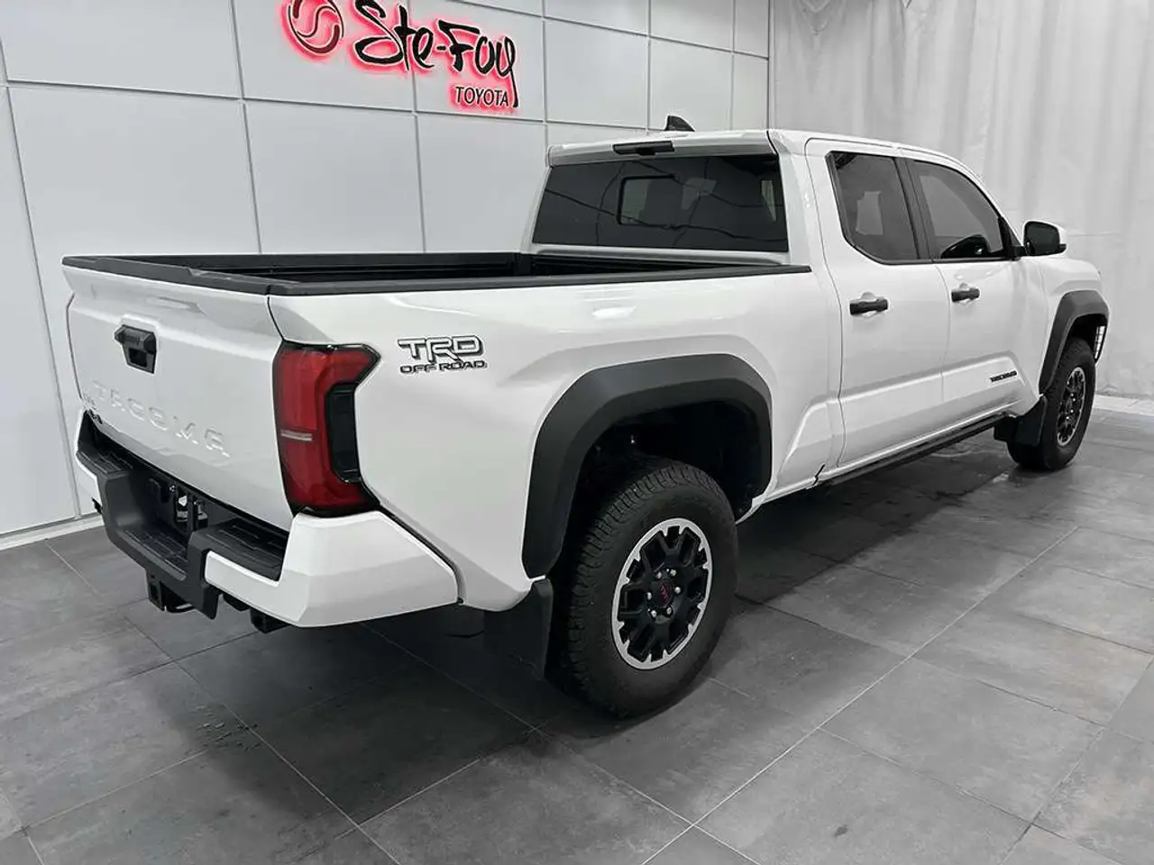 Toyota Tacoma снимка Toyota Tacoma