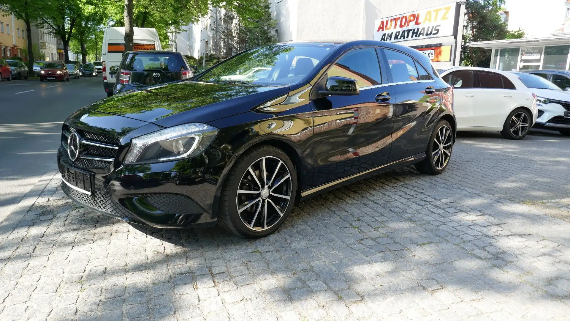 Mercedes-Benz A 180 A -Klasse A 180 BlueEfficiency 2Style, Bi-Xenon Negro - 1
