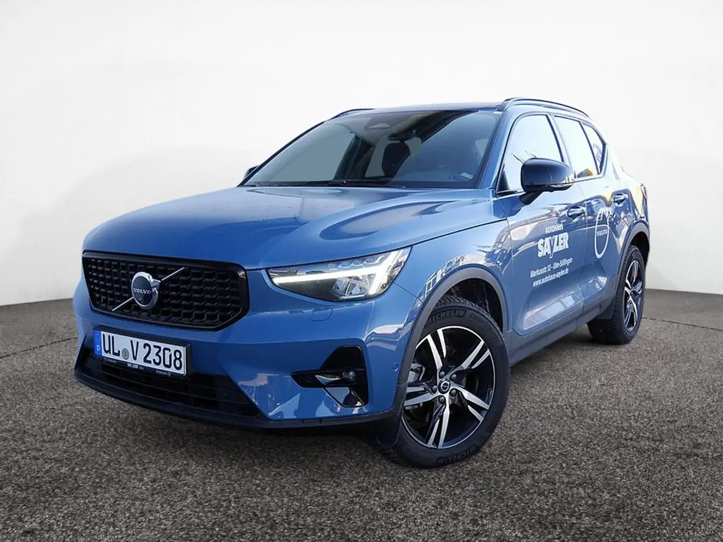 Volvo XC40 B3 Plus Dark SHZ H/K NAVI ACC LED 360° Blau - 1
