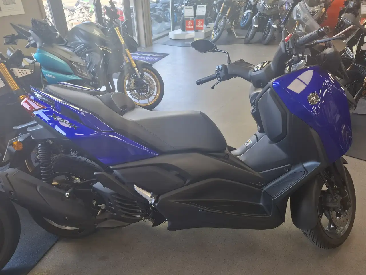 Yamaha X-Max 125