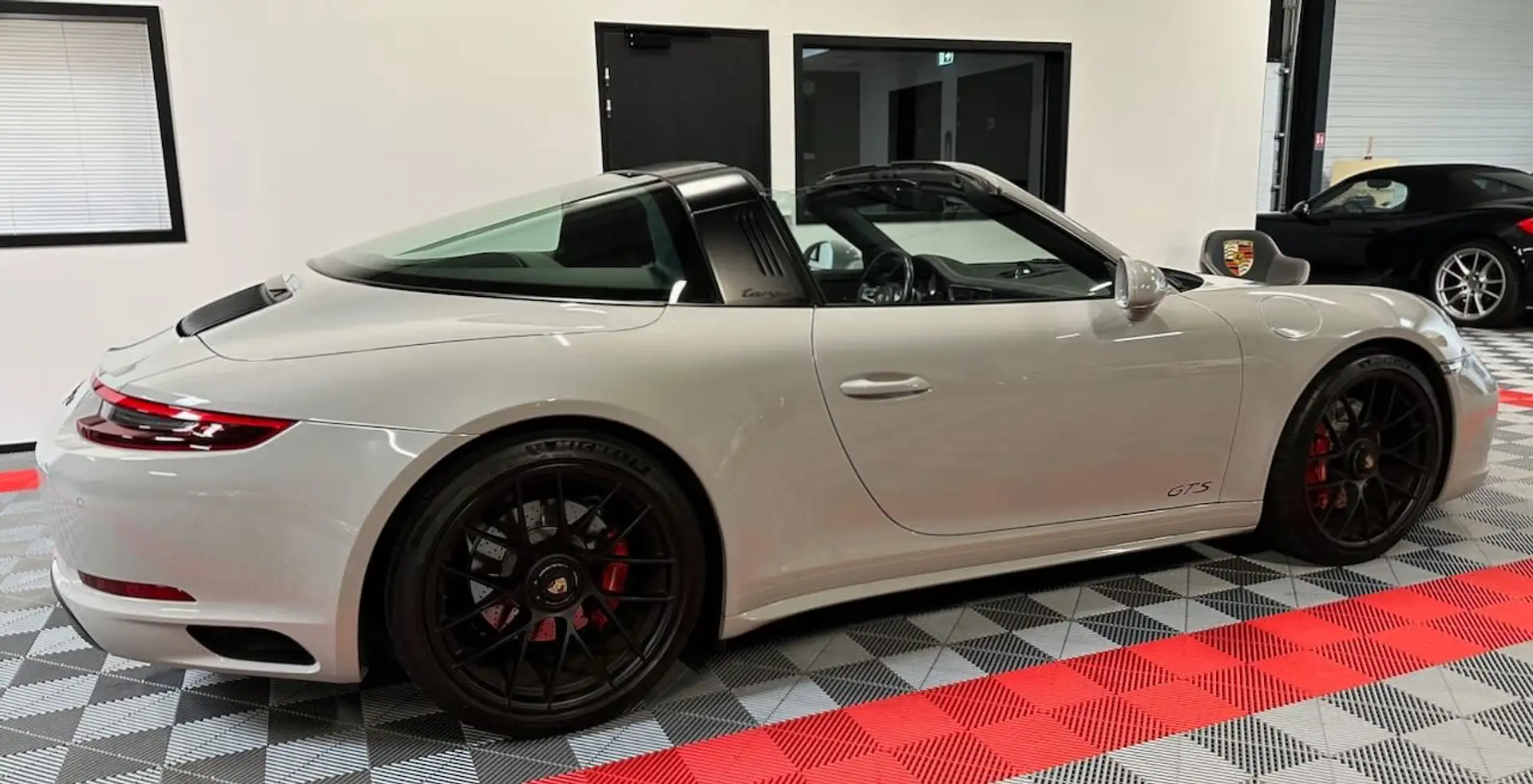 Porsche Targa Targa 4 GTS Phase II 3.0 450ch Grau - 2
